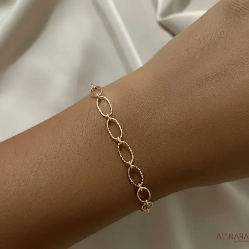 Pulseira de borboleta com asas vazadas
